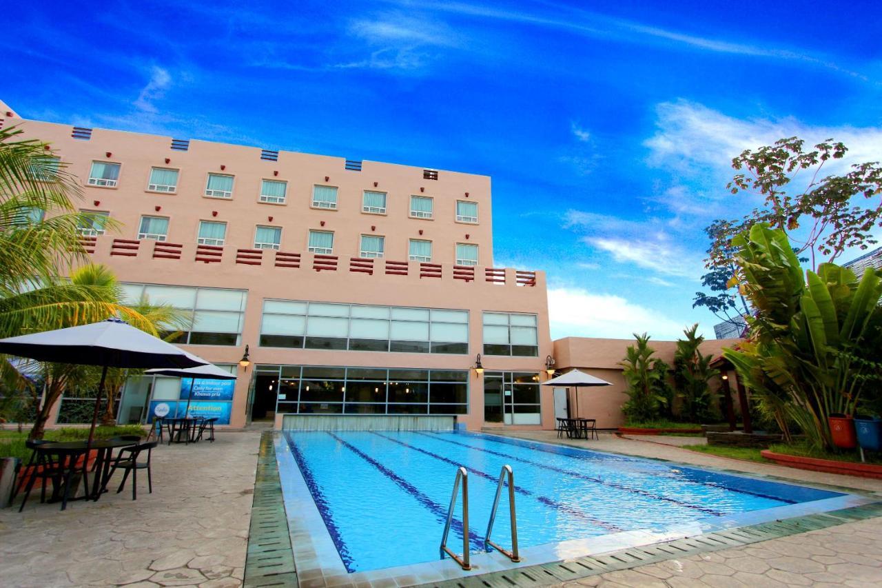 Forbis Hotel Serang Exterior foto